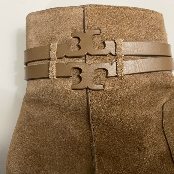 Tory Burch Leigh Suede Lug Sole Beige Ankle Boots Size 6.5 M - Picture 6 of 10